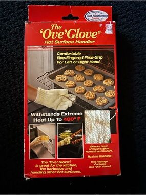 The " OVE " Heat-Resistant Oven Glove - Natural